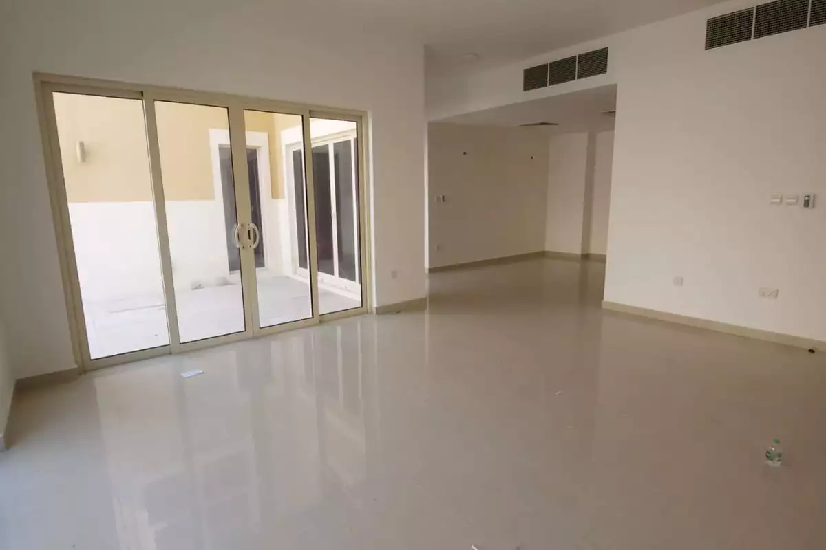 Townhouse 301m² in UAE, Abu Dhabi. Priced at 729822€ rent photo-2