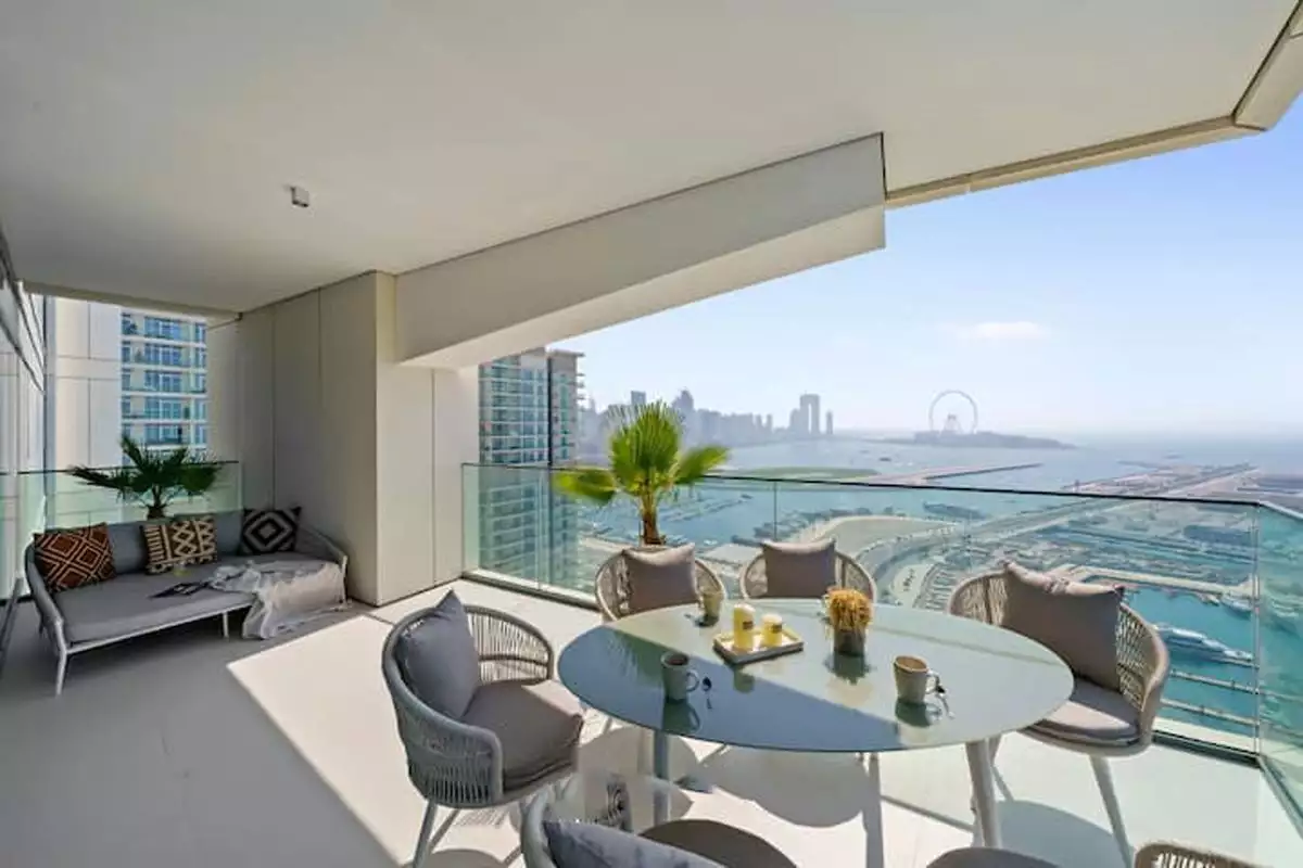 Flat 194m² in UAE, Dubai. Priced at 2409755€ rent photo-2