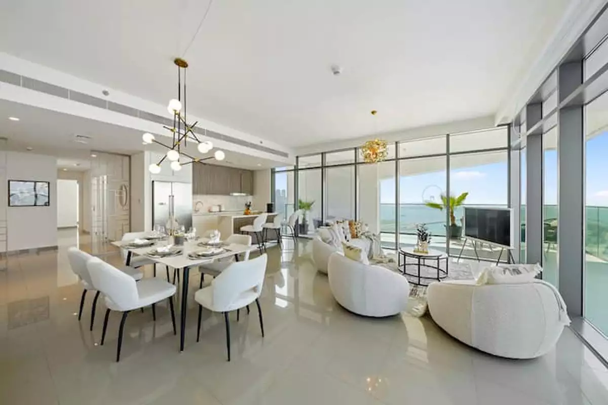 Flat 194m² in UAE, Dubai. Priced at 2409755€ rent photo-3