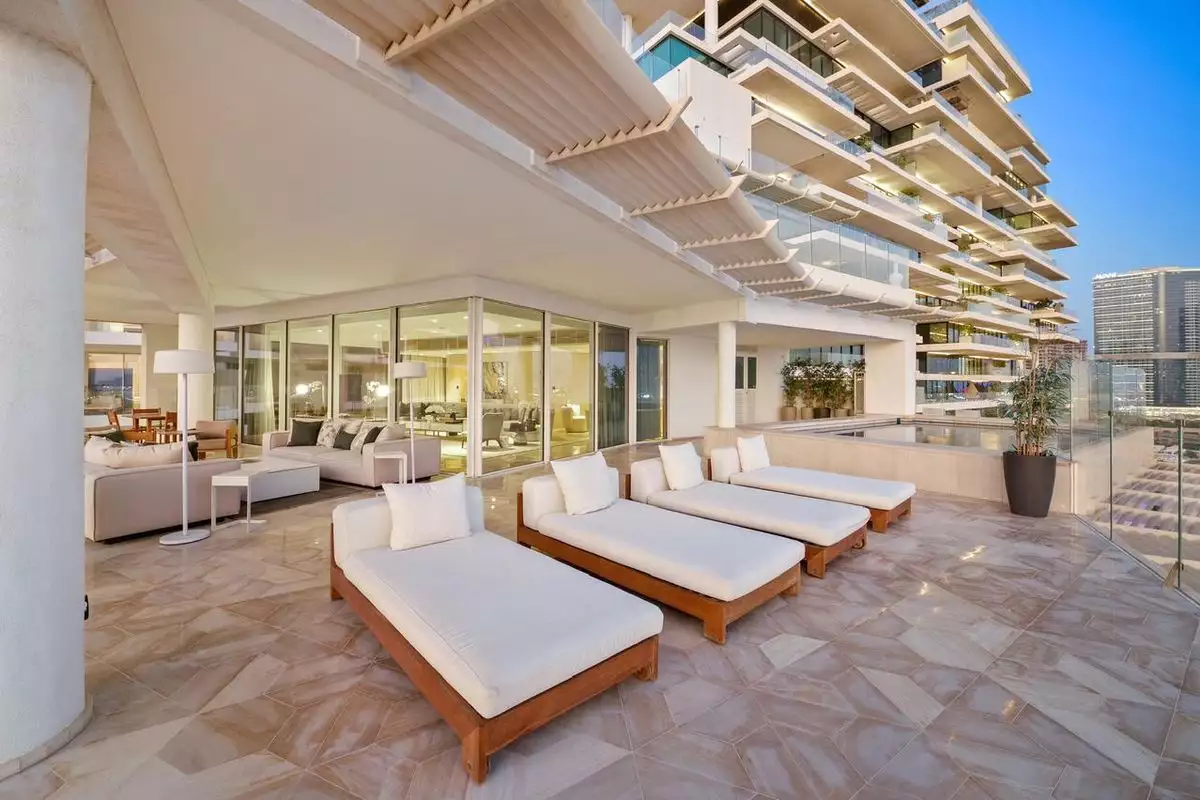 Flat 604m² in UAE, Dubai. Priced at 6242887€ rent photo-3