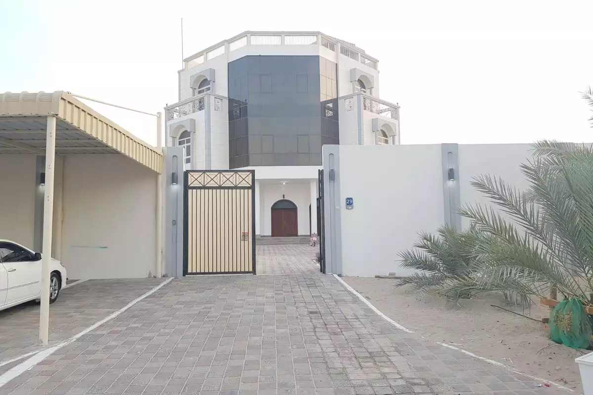 Villa 1100m² in UAE, Abu Dhabi. Priced at 1498293€ rent photo-1