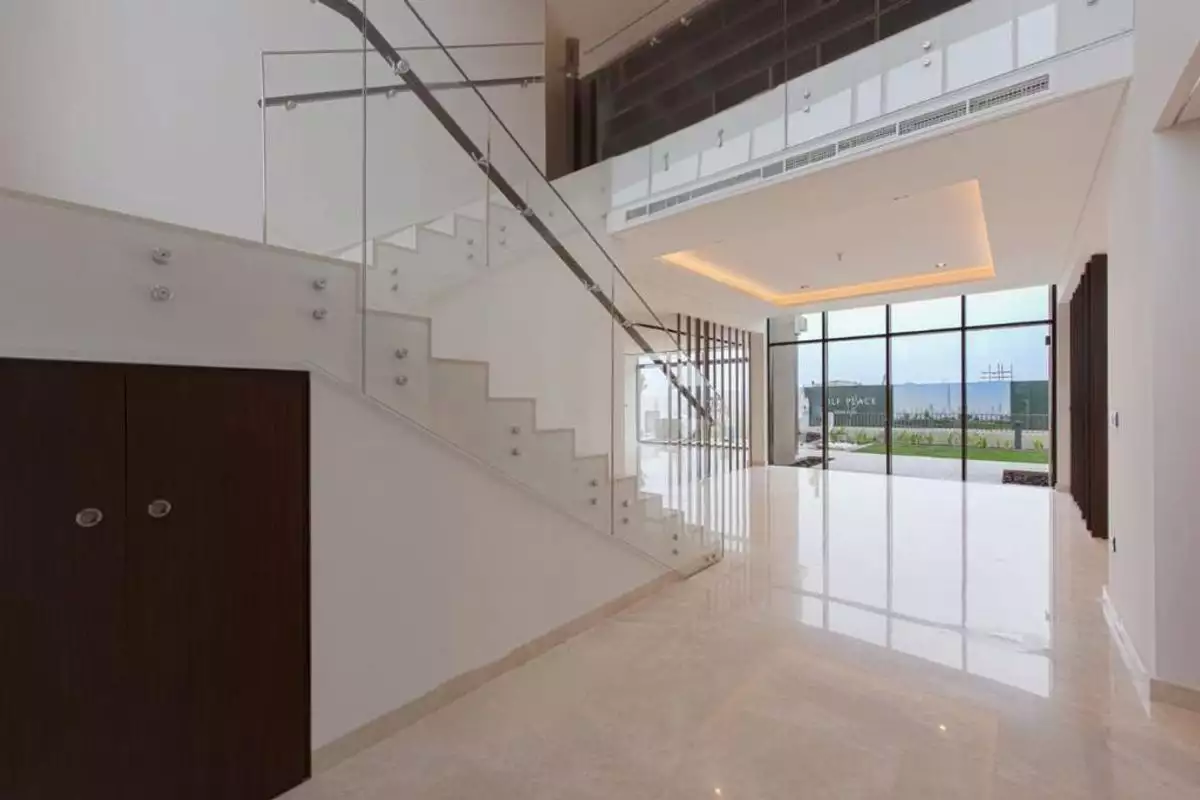 Villa 560m² in UAE, Dubai. Priced at 4994310€ rent photo-3