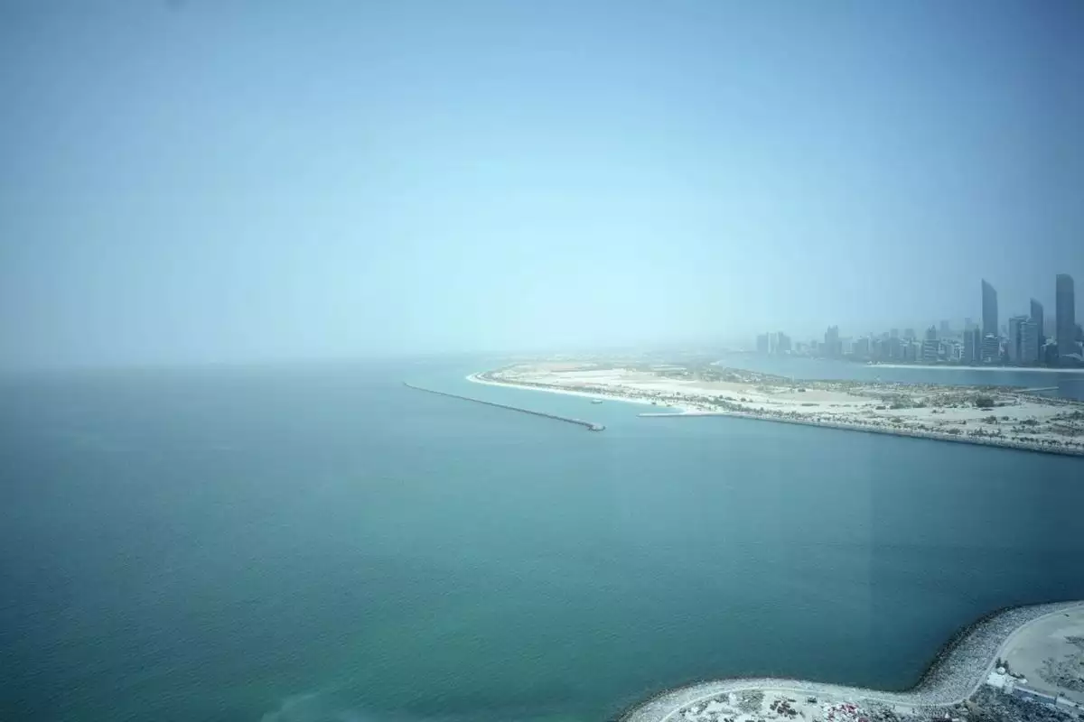 Flat 291m² in UAE, Abu Dhabi. Priced at 2247439€ rent photo-3