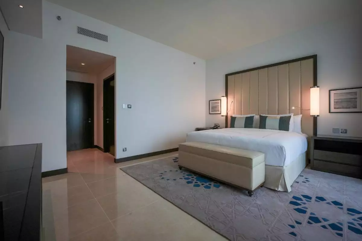 Flat 291m² in UAE, Abu Dhabi. Priced at 2247439€ rent photo-9