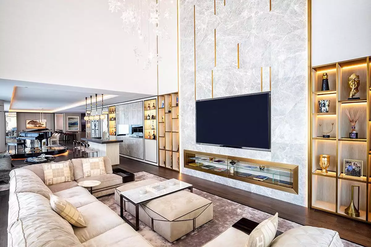 Flat 698m² in UAE, Dubai. Priced at 15482361€ rent photo-2