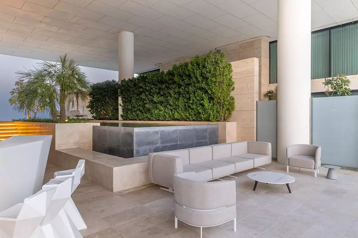 Flat 698m² in UAE, Dubai. Priced at 15482361€ rent photo-8