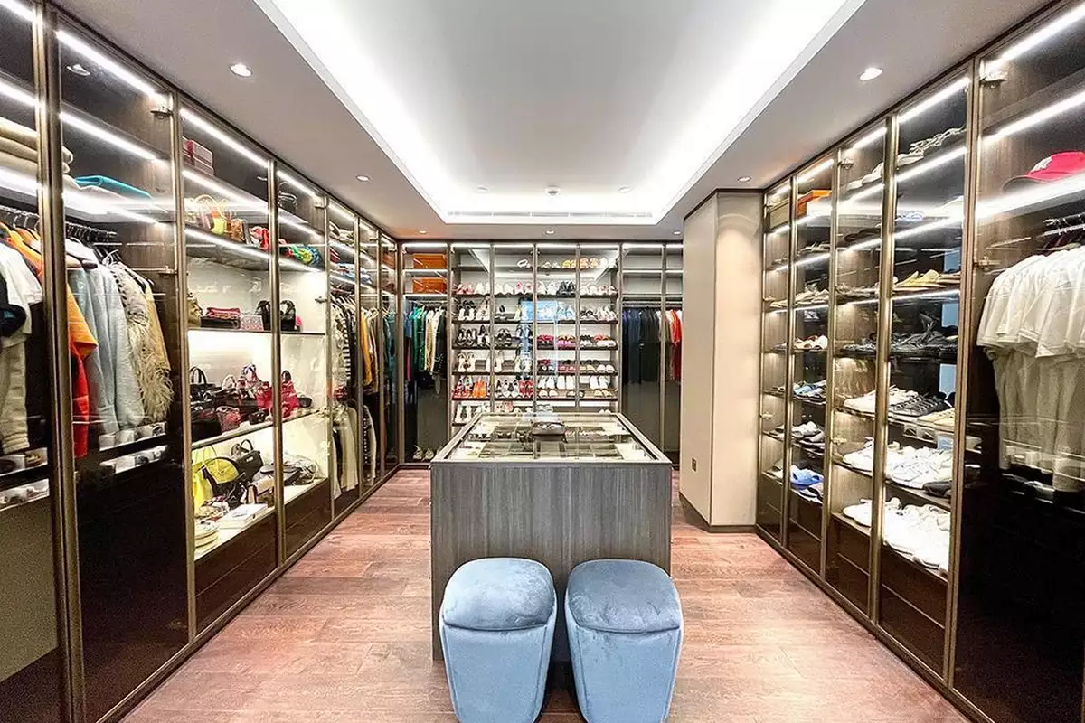 Flat 698m² in UAE, Dubai. Priced at 15482361€ rent photo-10