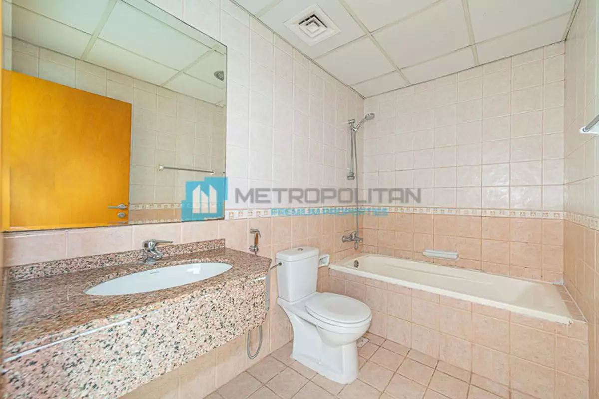 Flat 82m² in UAE, Dubai. Priced at 237230€ rent photo-3