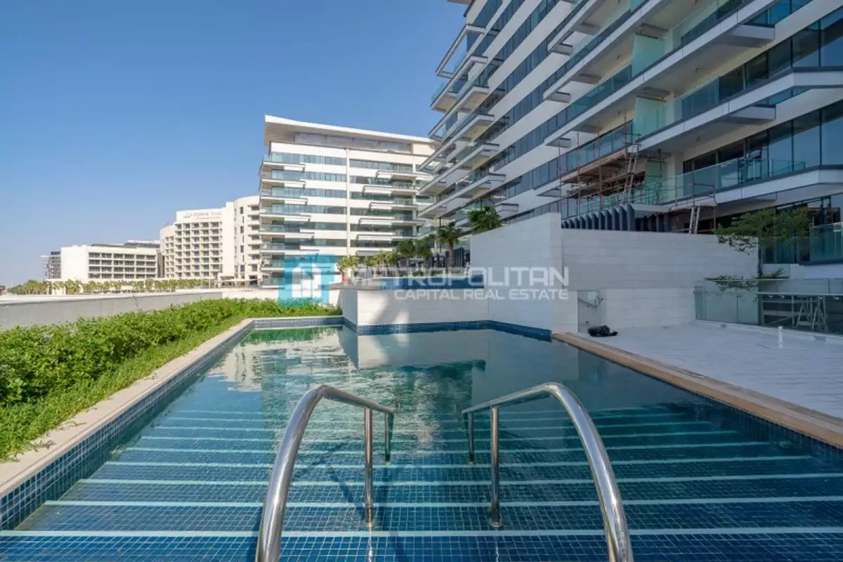 Flat 203m² in UAE, Abu Dhabi. Priced at 1513470€ rent photo-3