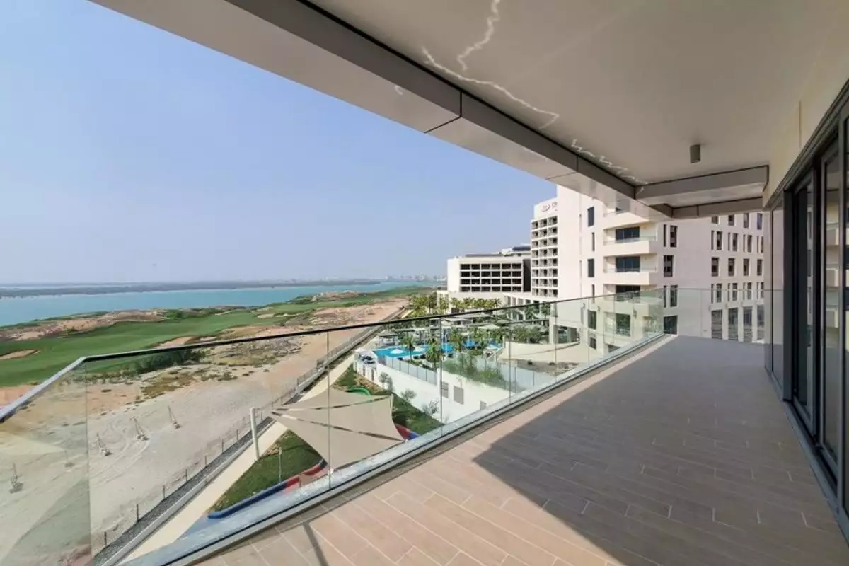 Flat 203m² in UAE, Abu Dhabi. Priced at 1513470€ rent photo-4