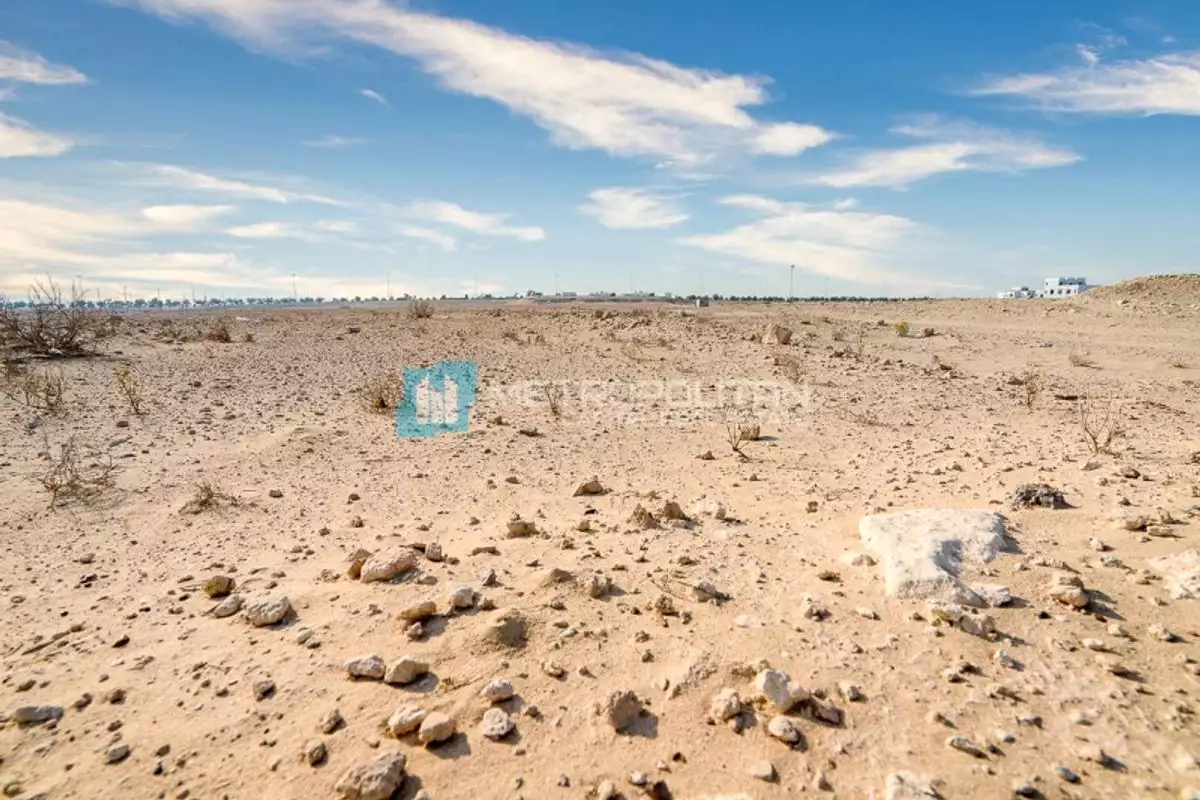 Land 510m² in UAE, Abu Dhabi. Priced at 317139€ rent photo-12