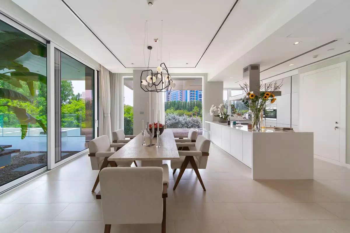 Flat 461m² in UAE, Dubai. Priced at 2592047€ rent photo-2