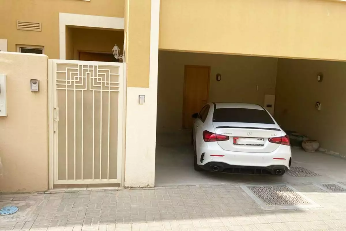 Townhouse 250m² in UAE, Abu Dhabi. Priced at 649260€ rent photo-2