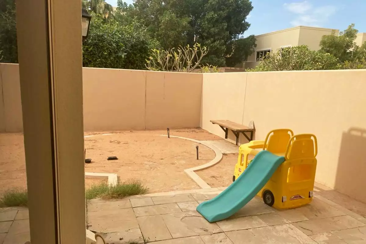 Townhouse 250m² in UAE, Abu Dhabi. Priced at 649260€ rent photo-3