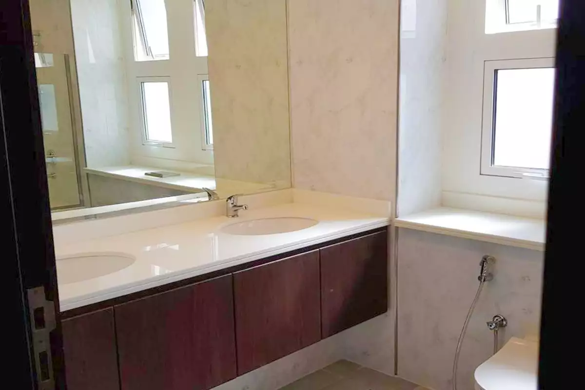 Townhouse 218m² in UAE, Dubai. Priced at 973890€ rent photo-2