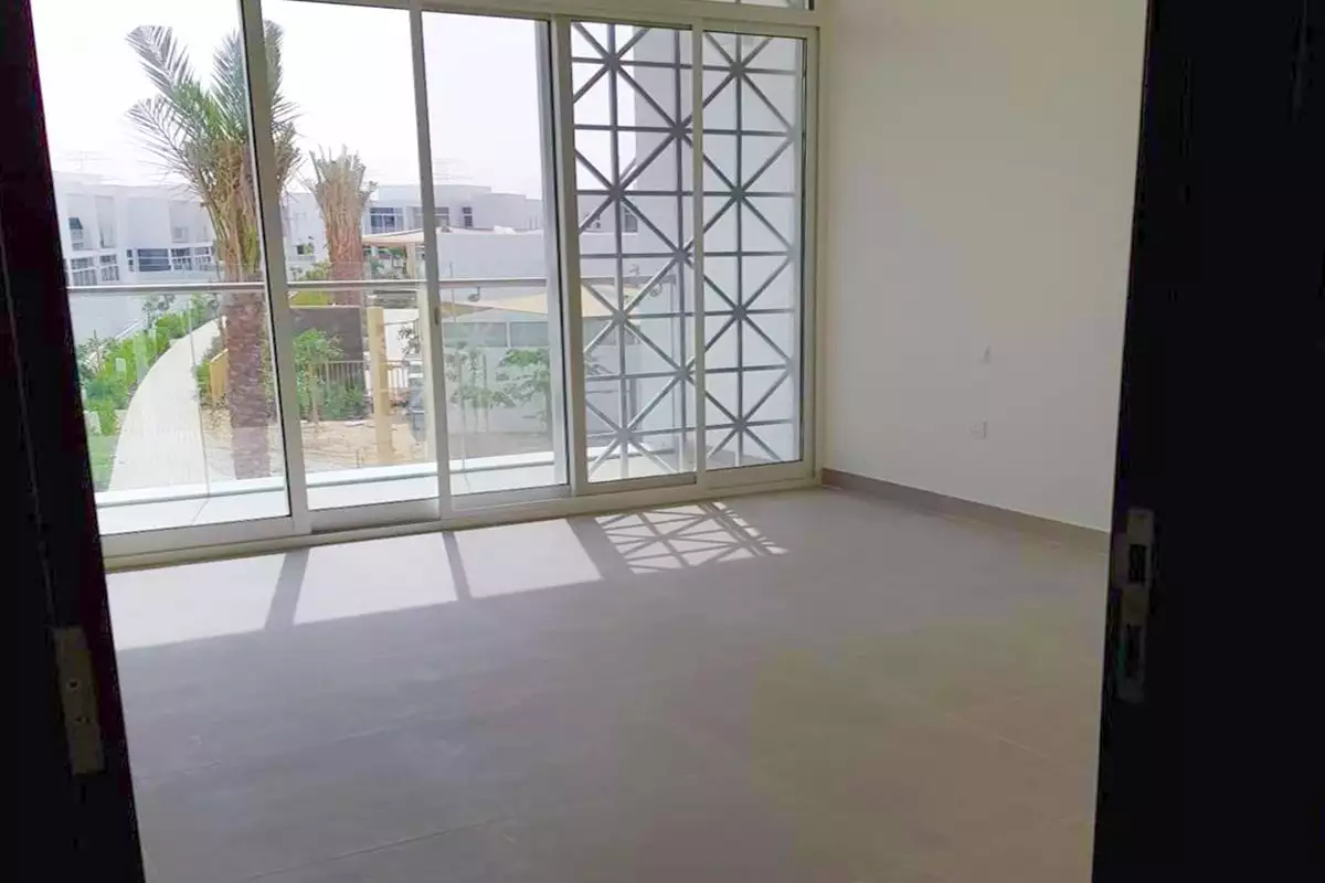 Townhouse 218m² in UAE, Dubai. Priced at 973890€ rent photo-3