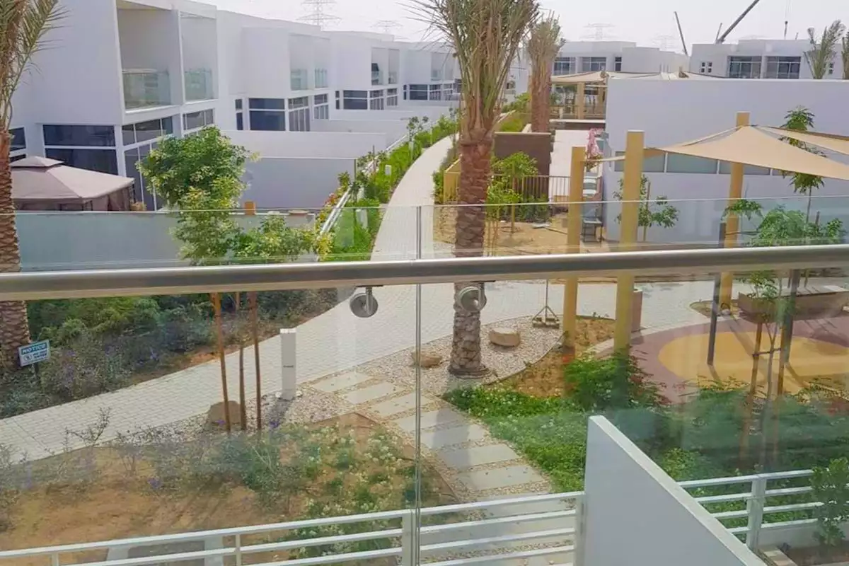 Townhouse 218m² in UAE, Dubai. Priced at 973890€ rent photo-5