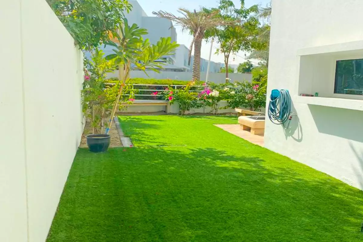 Townhouse 218m² in UAE, Dubai. Priced at 973890€ rent photo-14