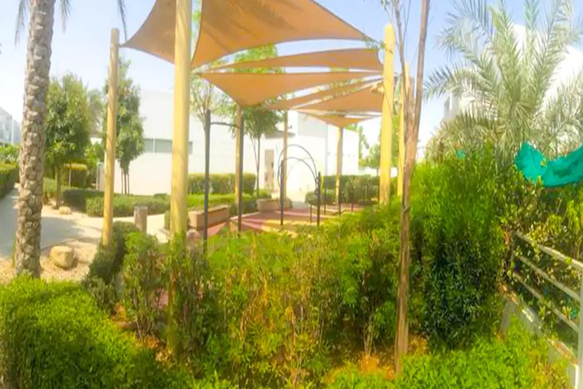 Townhouse 218m² in UAE, Dubai. Priced at 973890€ rent photo-16