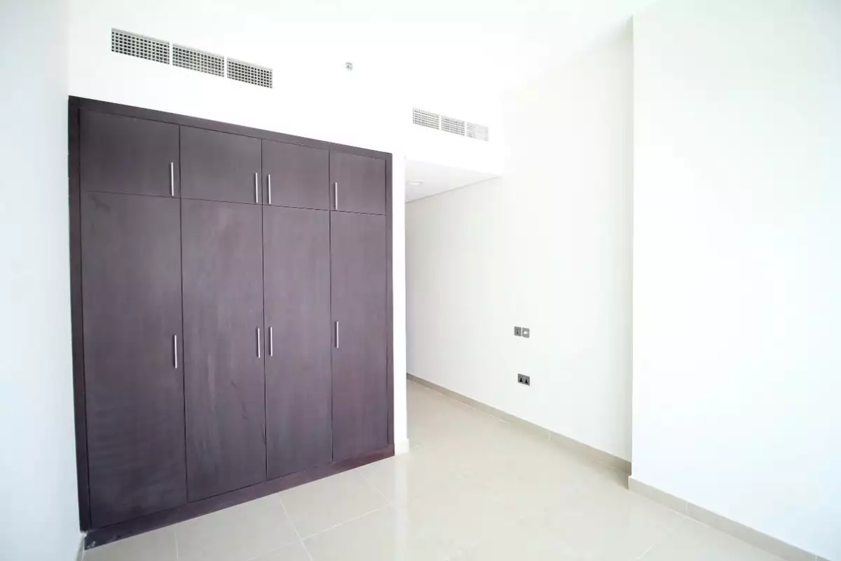 House 5717m² in UAE, Abu Dhabi. Priced at 36208747€ rent photo-3