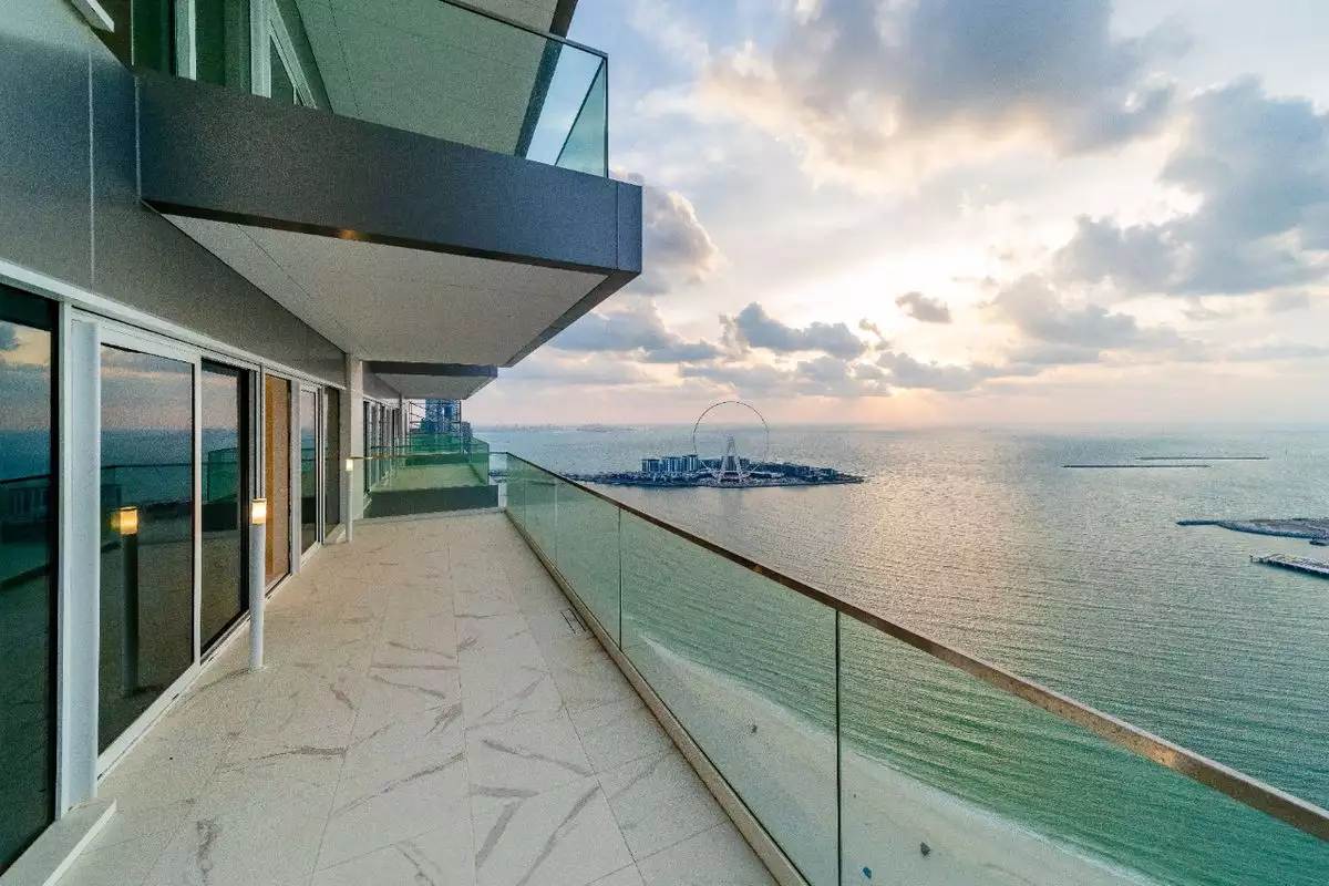Flat 240m² in UAE, Dubai. Priced at 3749773€ rent photo-2