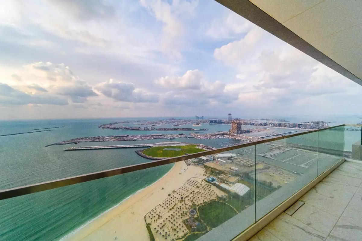Flat 240m² in UAE, Dubai. Priced at 3749773€ rent photo-3