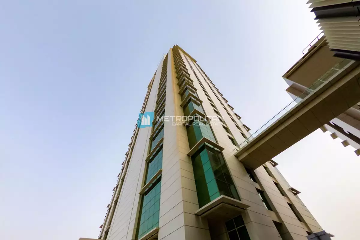 Flat 200m² in UAE, Abu Dhabi. Priced at 548969€ rent photo-1
