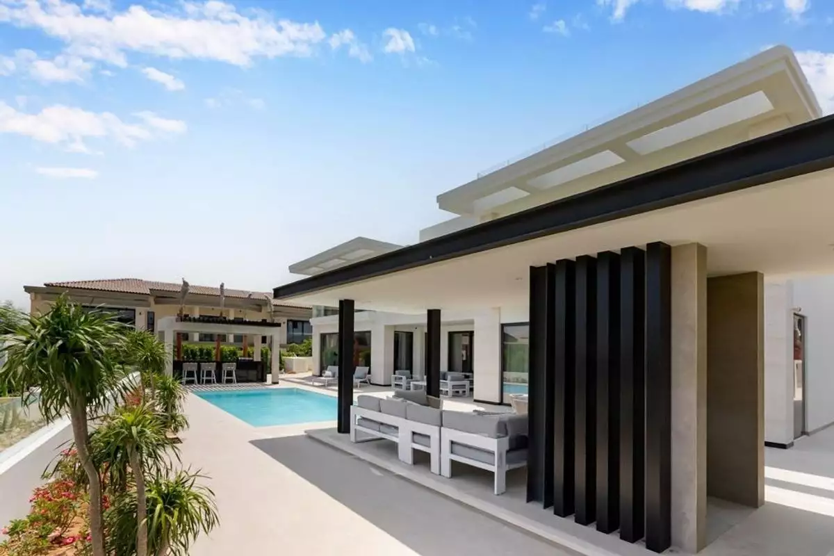 Villa 1022m² in UAE, Dubai. Priced at 12485775€ rent photo-2