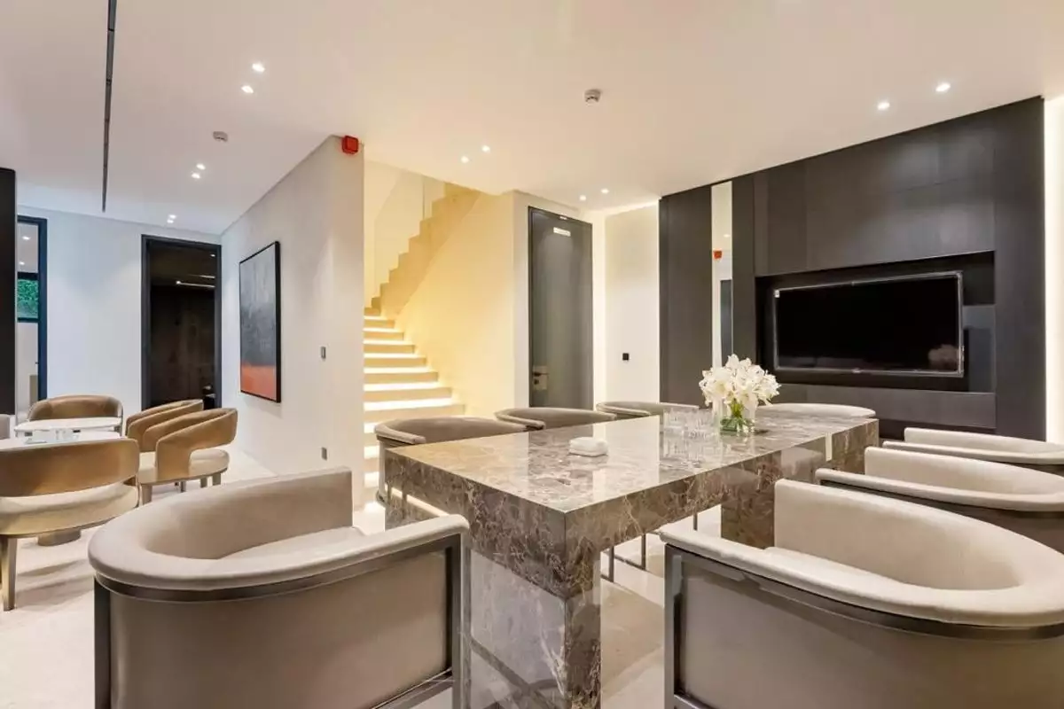 Villa 1022m² in UAE, Dubai. Priced at 12485775€ rent photo-14