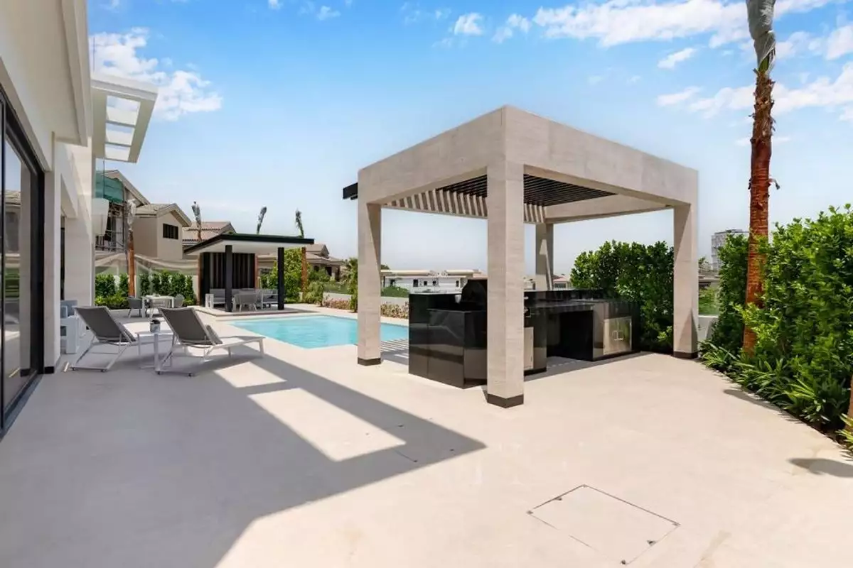 Villa 1022m² in UAE, Dubai. Priced at 12485775€ rent photo-22