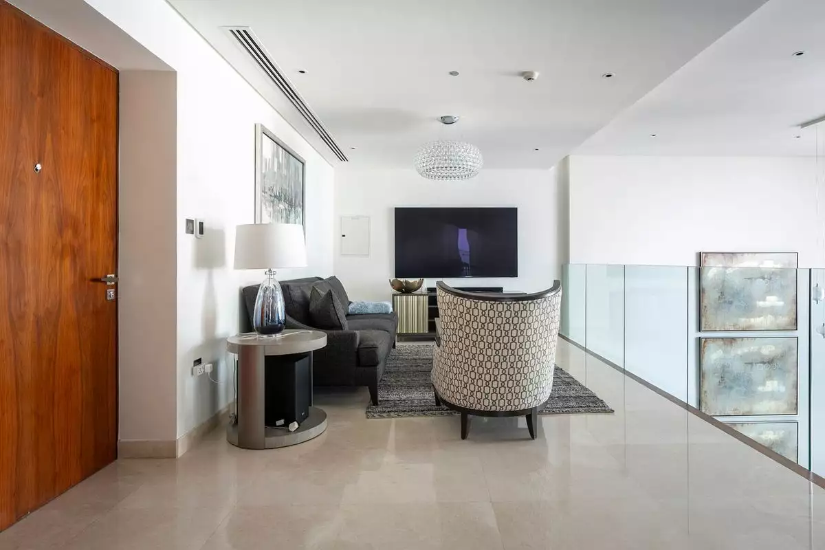 Flat 366m² in UAE, Dubai. Priced at 2721899€ rent photo-3