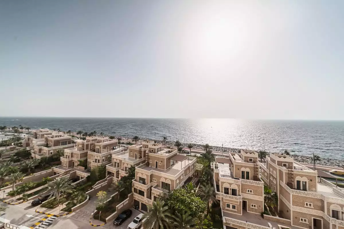 Flat 200m² in UAE, Dubai. Priced at 973890€ rent photo-3