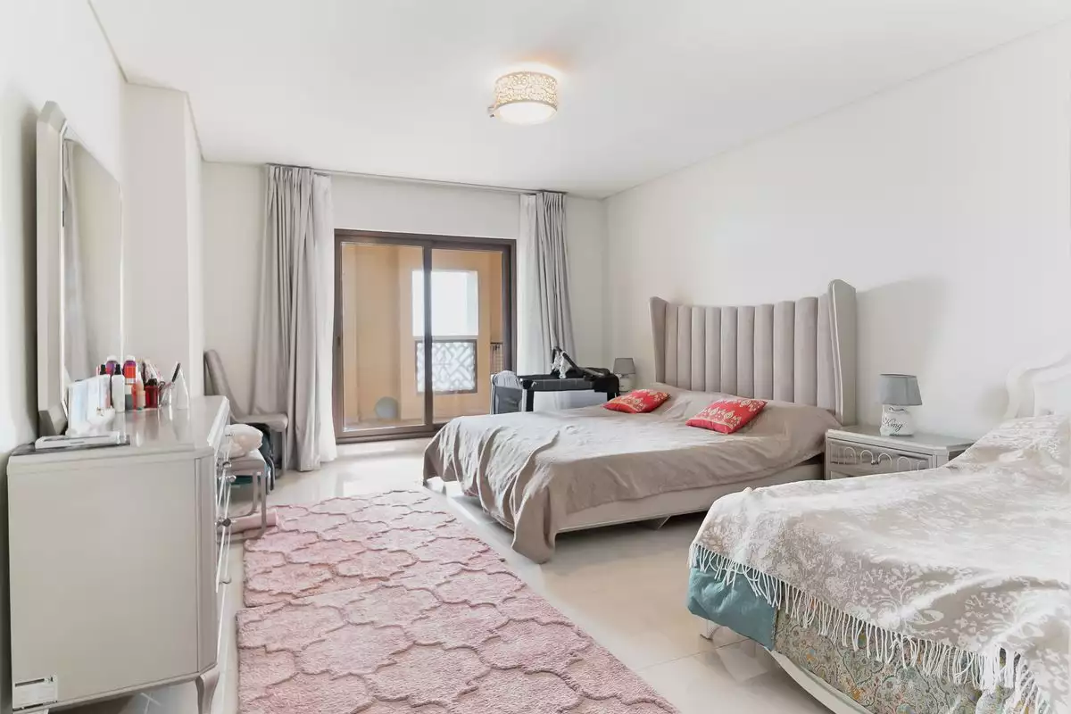 Flat 200m² in UAE, Dubai. Priced at 973890€ rent photo-19