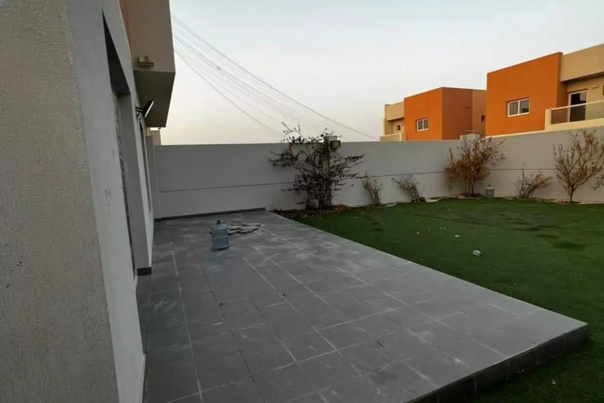 Villa 154m² in UAE, Abu Dhabi. Priced at 402302€ rent photo-2