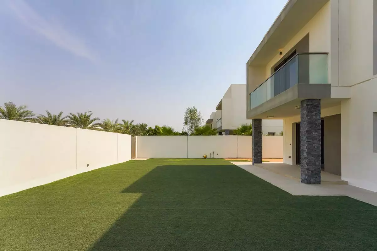 Townhouse 494m² in UAE, Abu Dhabi. Priced at 1389770€ rent photo-1