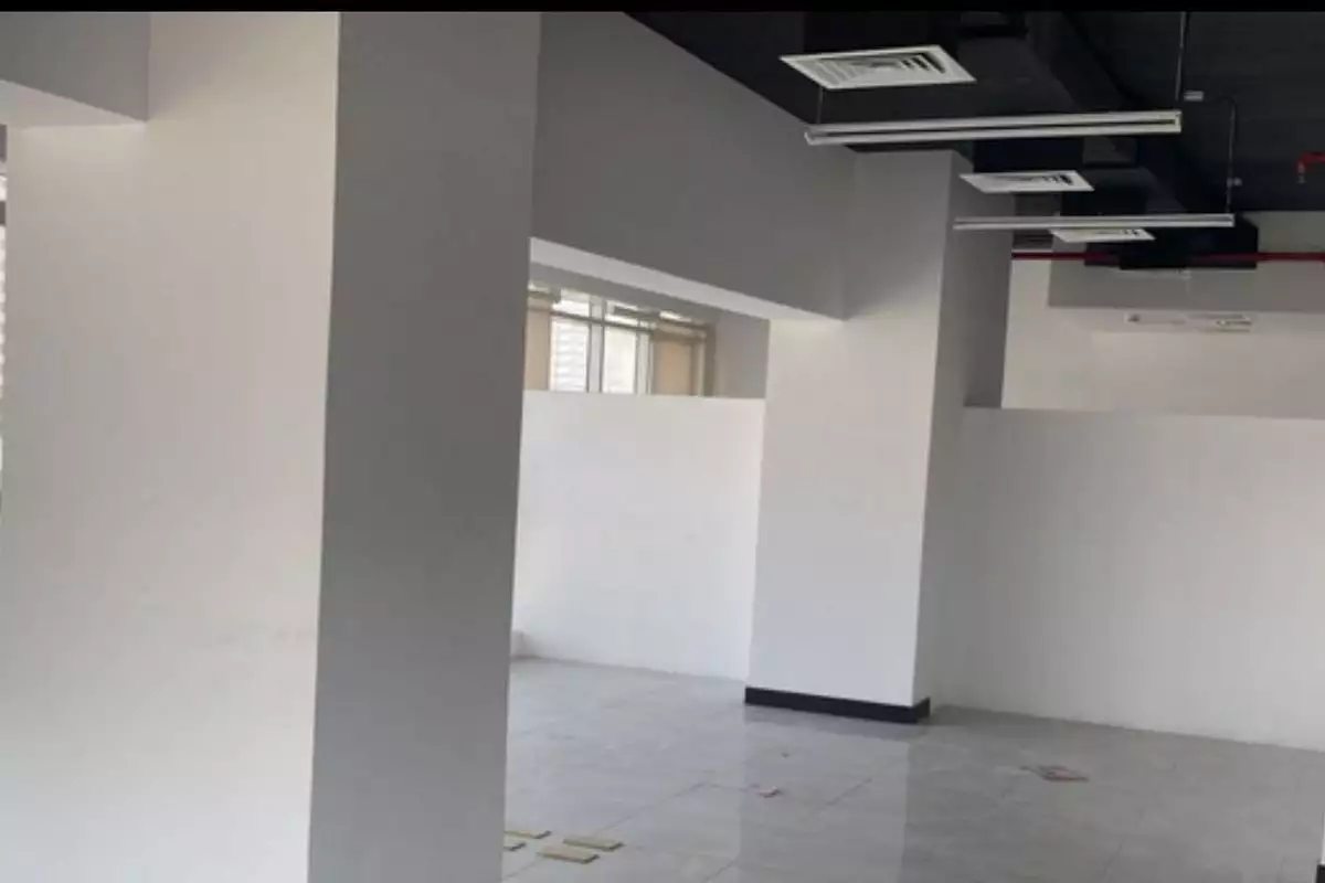 Other Properties 159m² in UAE, Dubai. Priced at 299659€ rent photo-6