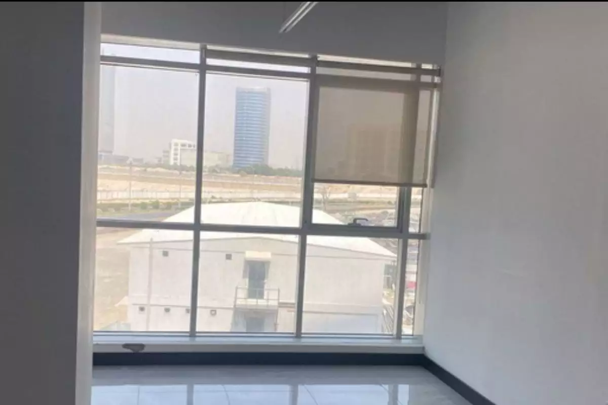Other Properties 159m² in UAE, Dubai. Priced at 299659€ rent photo-11