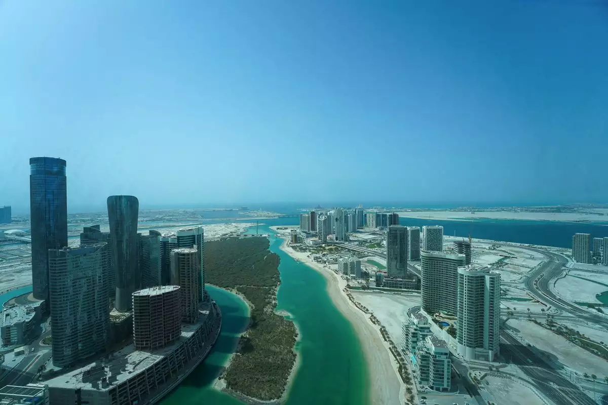 Flat 156m² in UAE, Abu Dhabi. Priced at 499431€ rent photo-1