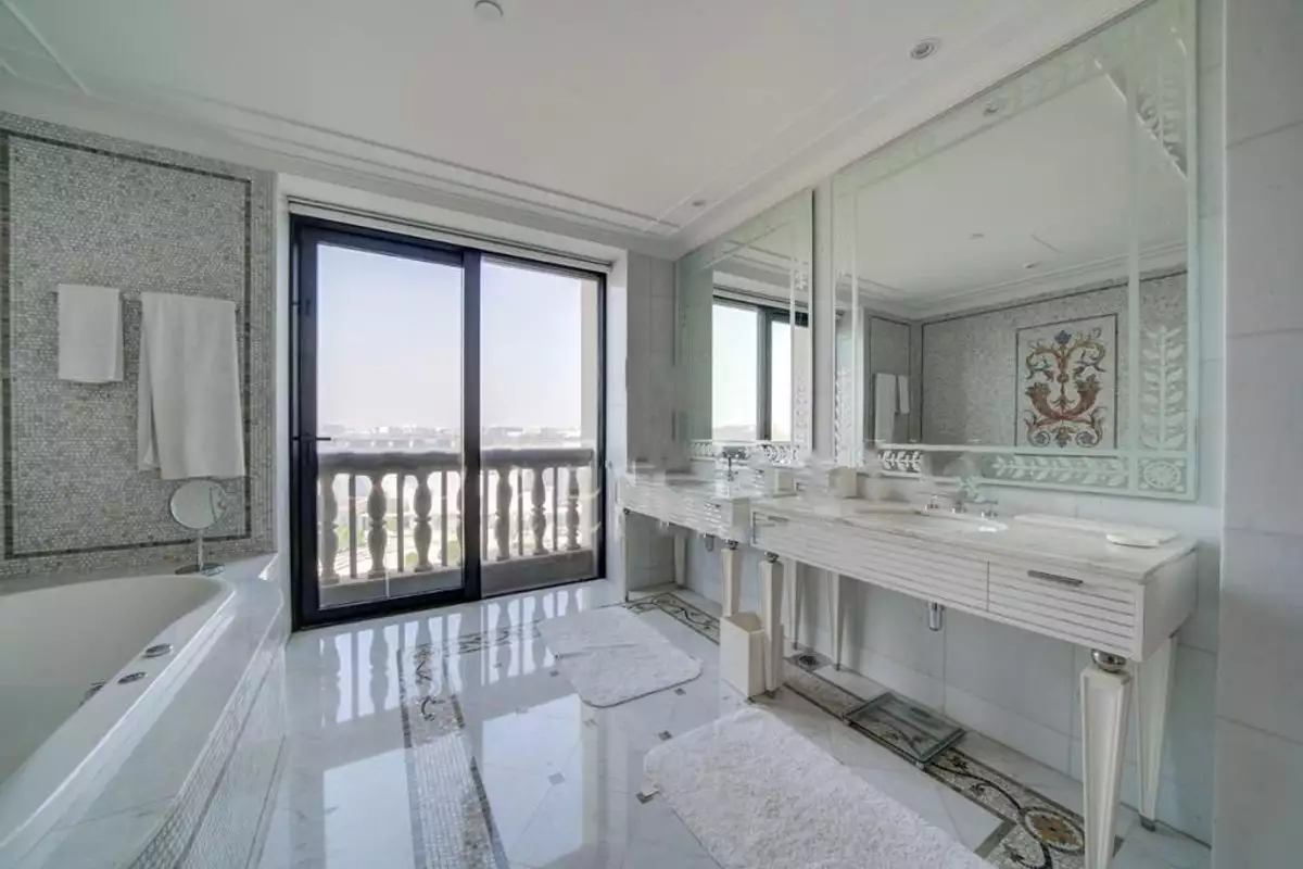 Flat 466m² in UAE, Dubai. Priced at 3745732€ rent photo-11