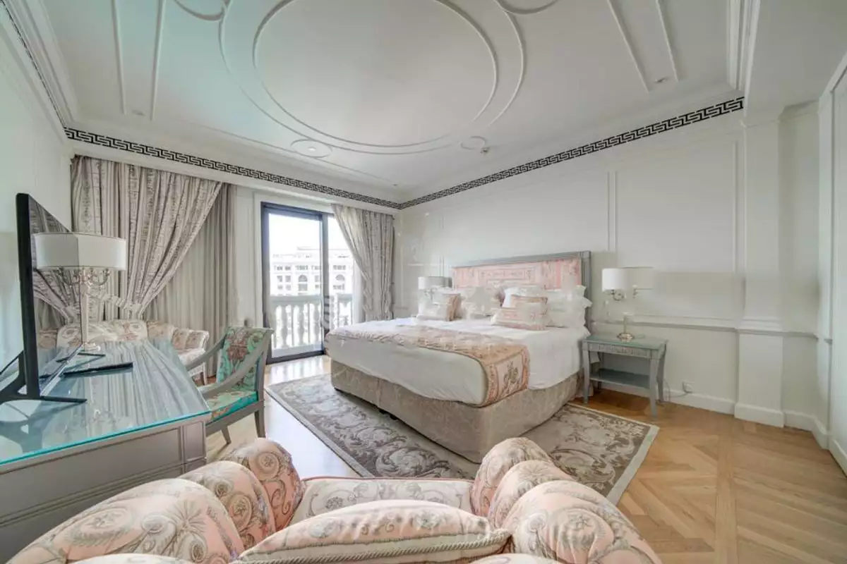 Flat 466m² in UAE, Dubai. Priced at 3745732€ rent photo-12