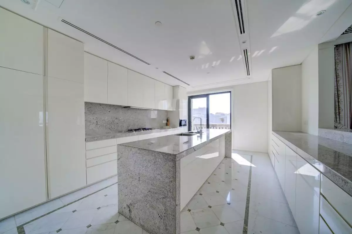 Flat 466m² in UAE, Dubai. Priced at 3745732€ rent photo-19