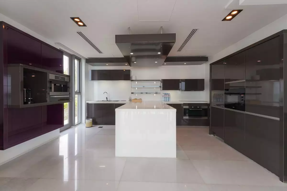 Villa 820m² in UAE, Abu Dhabi. Priced at 6794890€ rent photo-11