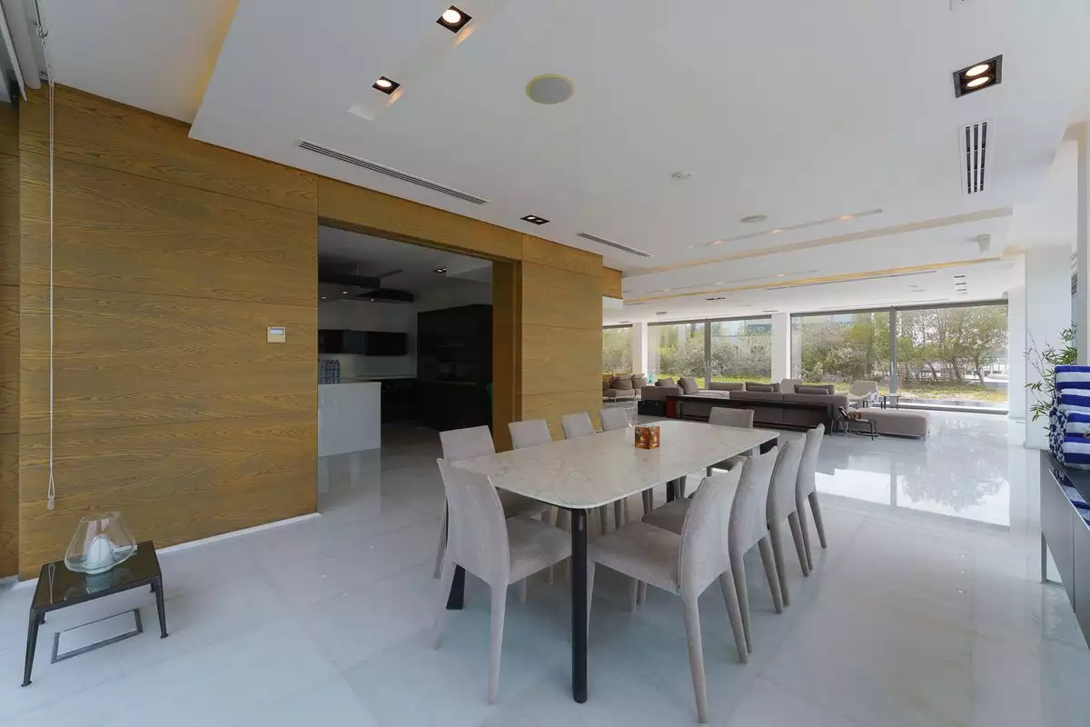 Villa 820m² in UAE, Abu Dhabi. Priced at 6794890€ rent photo-13
