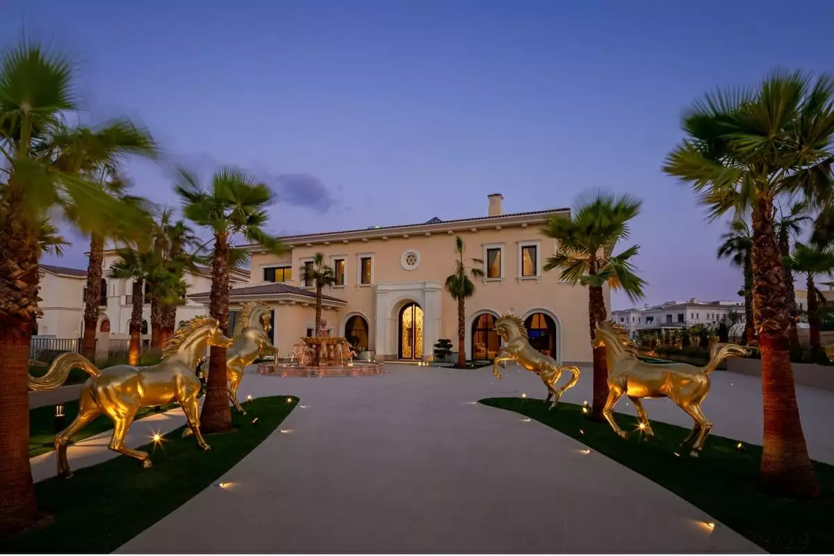 Villa 2766m² in UAE, Dubai. Priced at 39954480€ rent photo-11
