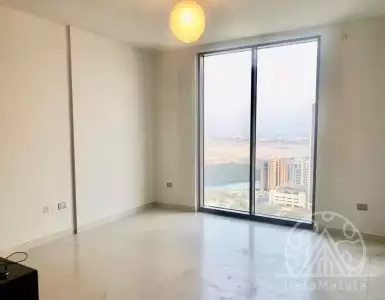 Buy in UAE for 194778€