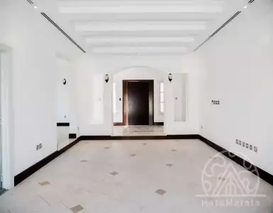 Buy in UAE for 6242887€