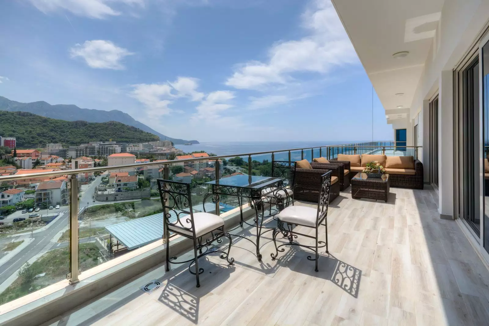 Flat 82m² in Montenegro, Becici. Priced at 220000€ rent photo-13