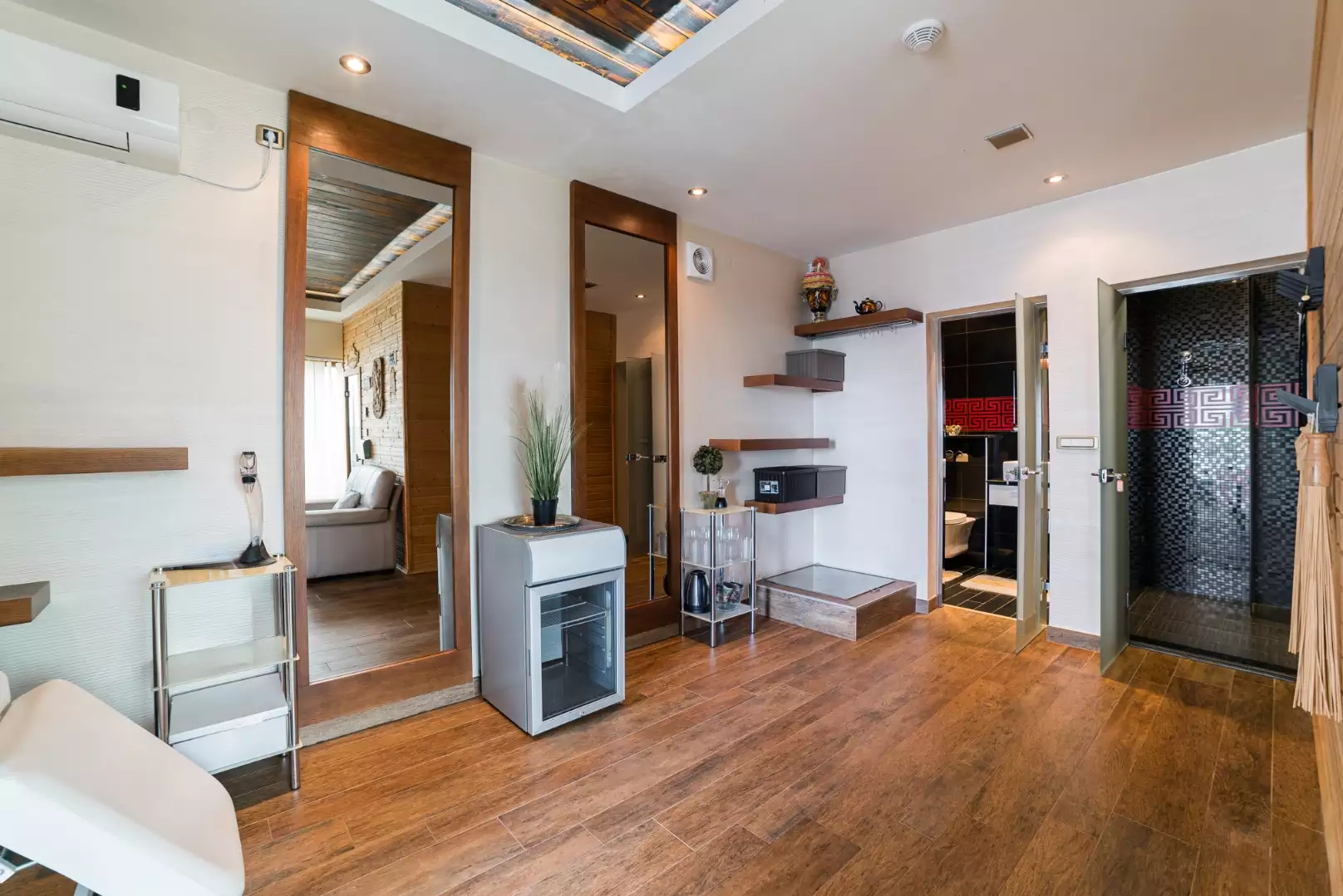Hotels 435m² in Montenegro, Becici. Priced at 3700000€ rent photo-31
