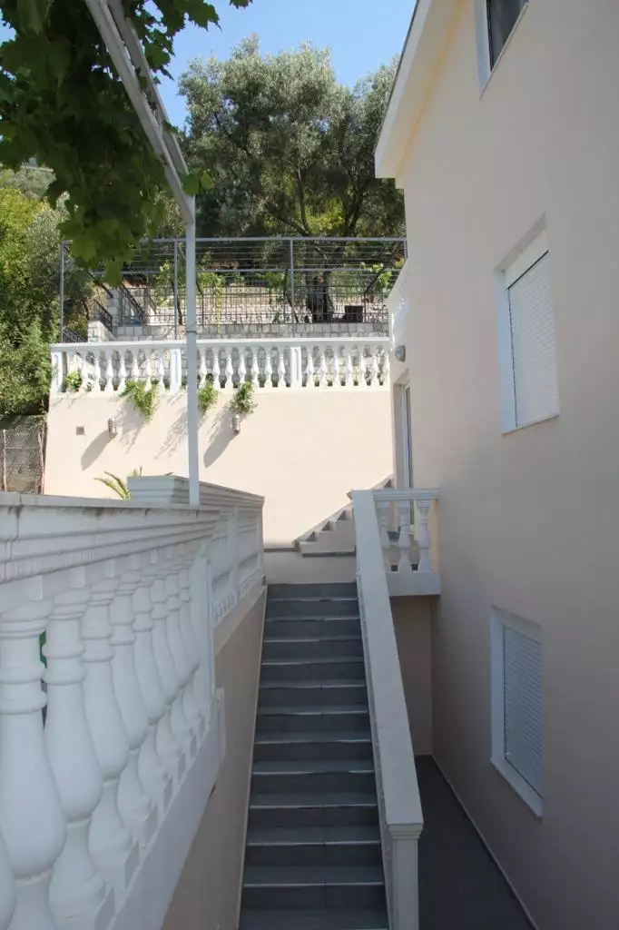 House 178m² in Montenegro, Baosici. Priced at 270000€ rent photo-27