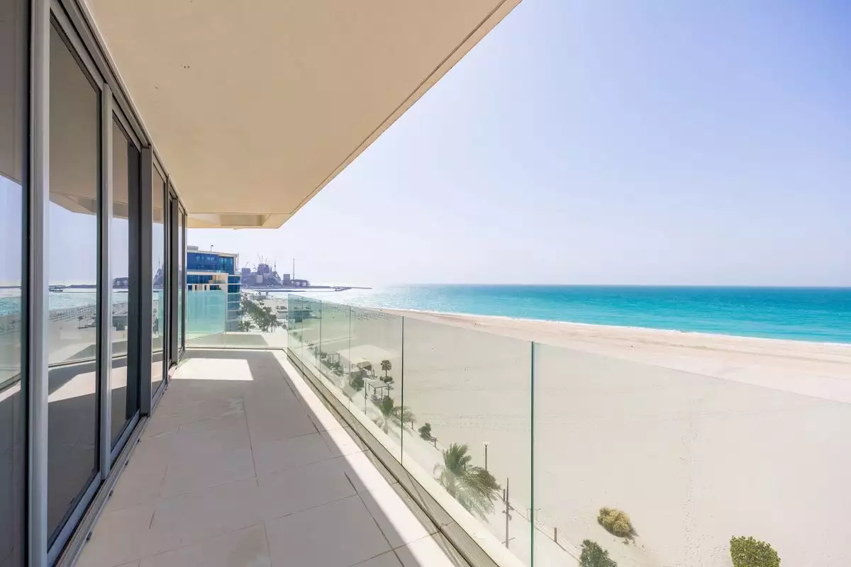 Flat 291m² in UAE, Abu Dhabi. Priced at 5349335€ rent photo-4